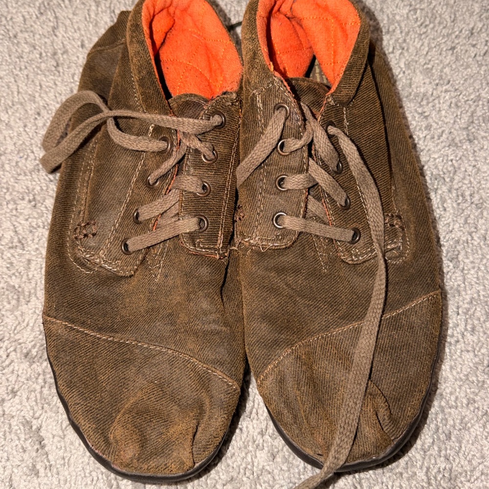 Toms Men's Earthy Canvas Sneakers with Vibrant Interior